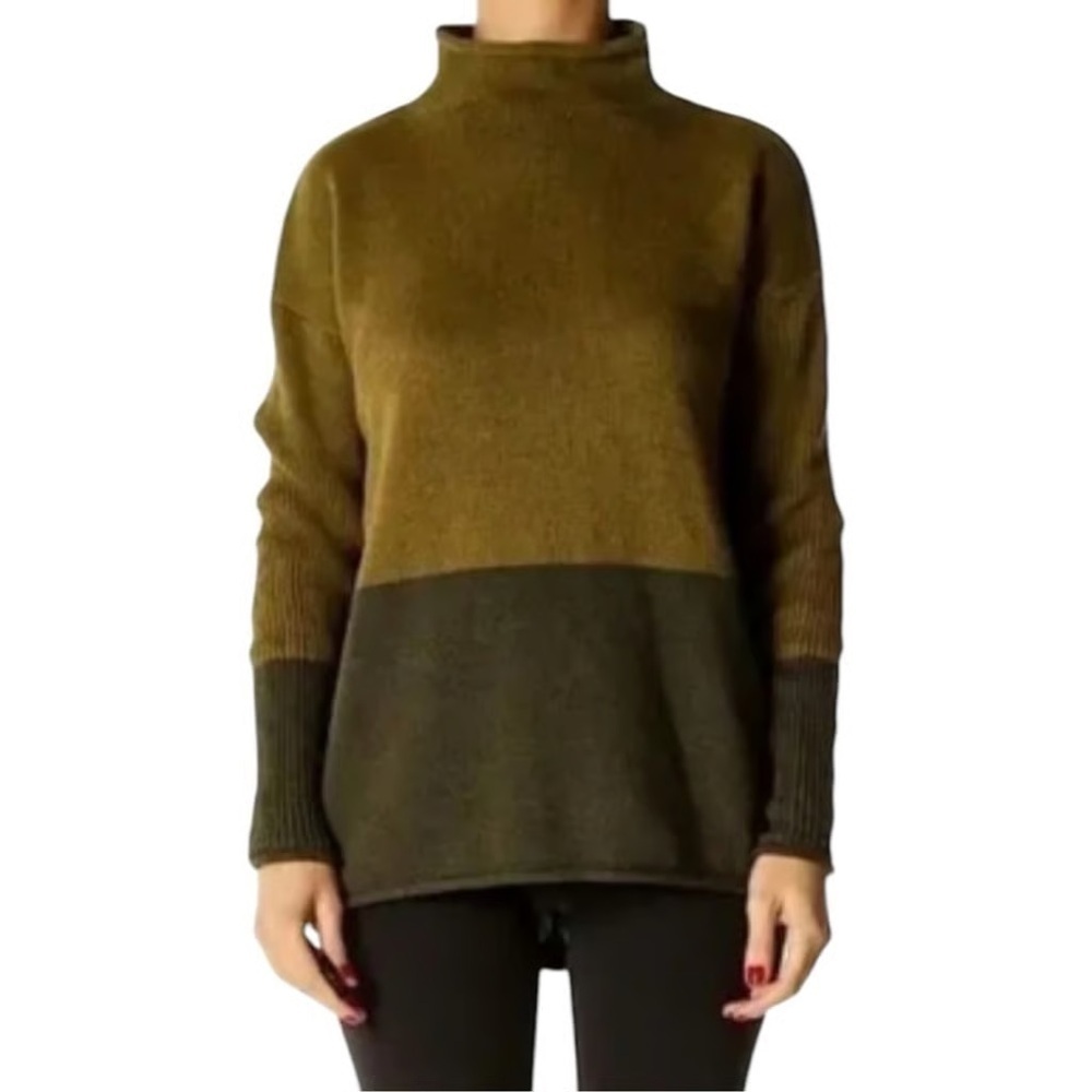Tahari Two Tone Funnel Neck Olive and Charcoal Sweater Size 2X